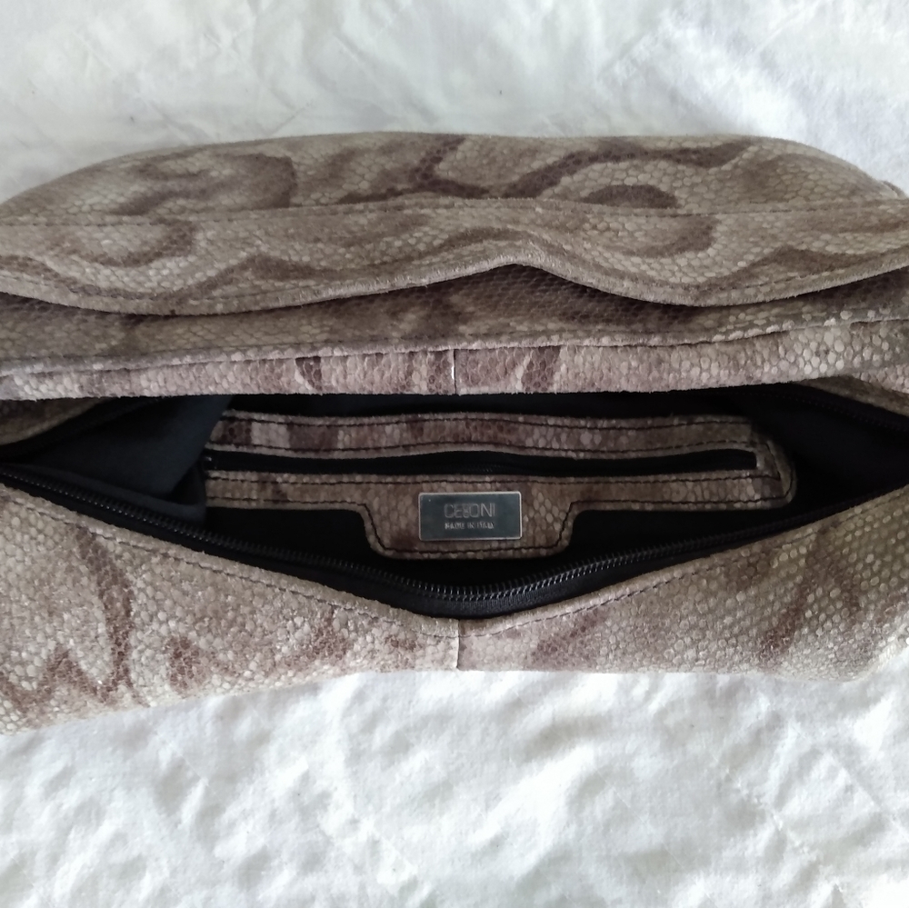 Handbag - Picture 2 of 3